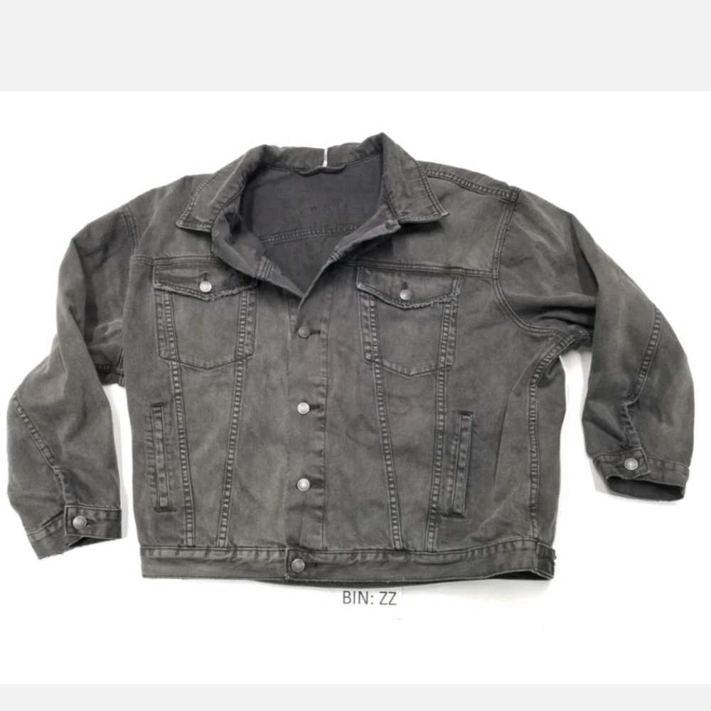 Free People Distressed Denim Jacket Women's Size M/L embroidered detail :ZZ
